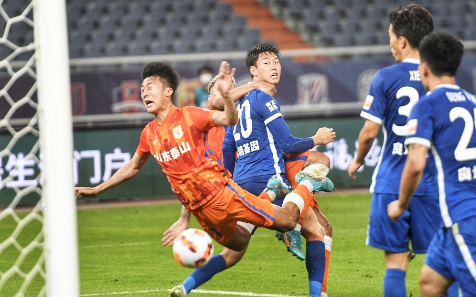 东体：国安外援法比奥曾咨询过如何成为国足归化球员（东体：国安外援法比奥曾询问归化加入国足的路径）