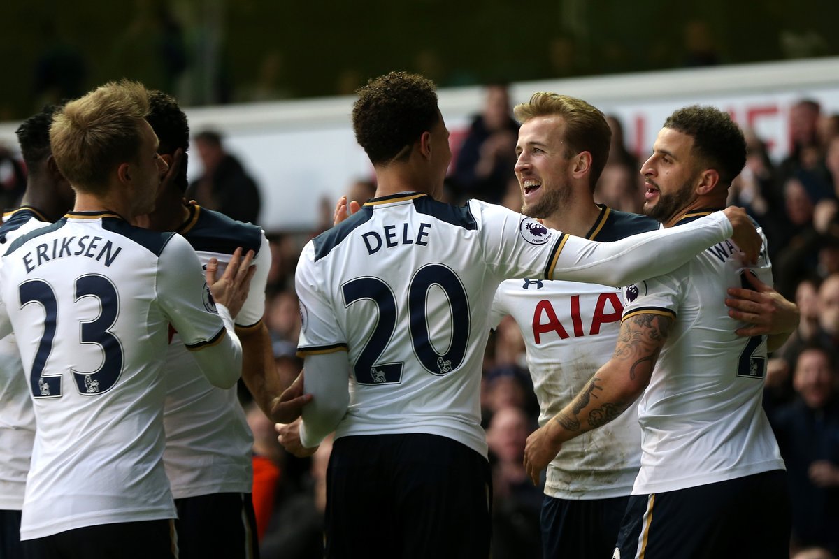 世界杯官方发布直通队伍集结海报：42个国家，同一个梦想（世界杯官宣直通球队集结海报：42国齐聚，共赴同一梦想）