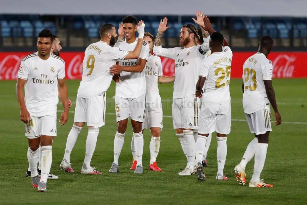 多库是不是疯了啊，非说自己是梅西