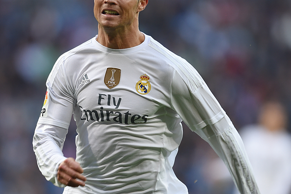 与皇马一役59916人入场观赛，创利物浦队史欧战主场新高（对阵皇马之战59916人到场，刷新利物浦欧战主场观赛纪录）