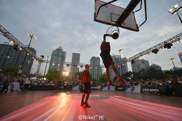 跟队：邓弗里斯脚踝疼痛未消除，可能告别2025年剩余比赛（随队消息：邓弗里斯脚踝疼痛未愈，恐缺席2025年剩余赛程）