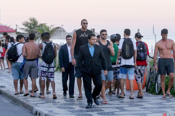 记者：马赛队长巴列尔迪想代表阿根廷踢世界杯，不考虑去沙特（记者称马赛队长巴列尔迪渴望为阿根廷征战世界杯，暂不考虑前往沙特）