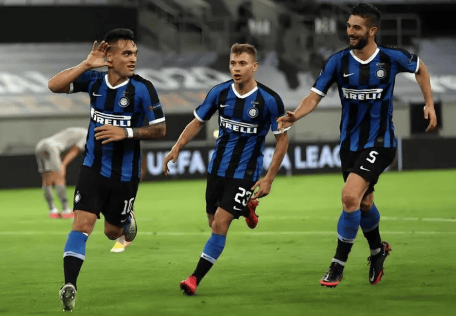 PTSD了？当值德国籍VAR裁判提醒主裁河南队后卫用手阻挡射门（又触发PTSD？德国籍VAR提示主裁：河南后卫手球封堵射门）