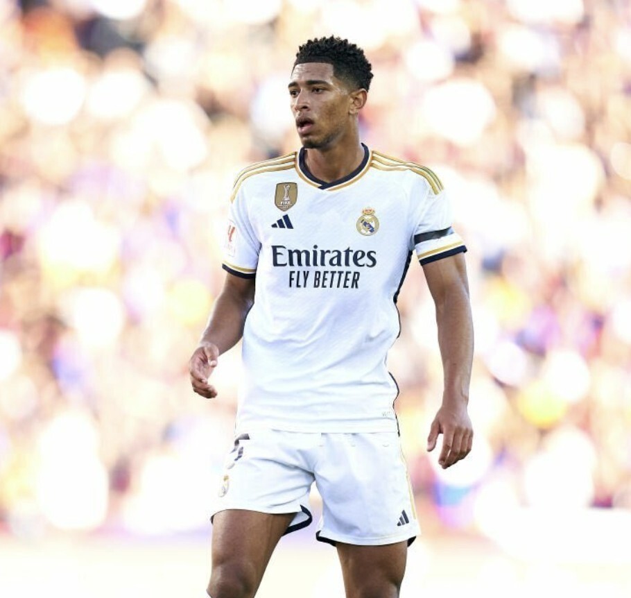 随着皇家社会爆冷1-2赫罗纳，西甲最新积分榜出炉：三雄争霸（皇家社会1-2冷负赫罗纳，西甲新积分榜出炉：三强争霸）