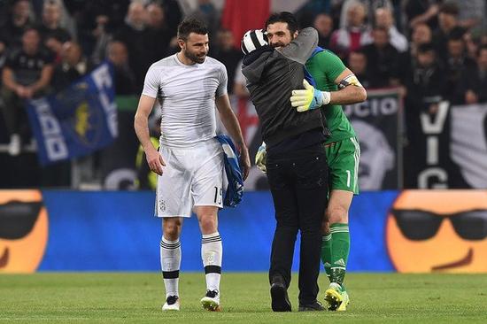 美记：快船没明确提到要裁掉保罗，可能等12月15日后再交易他