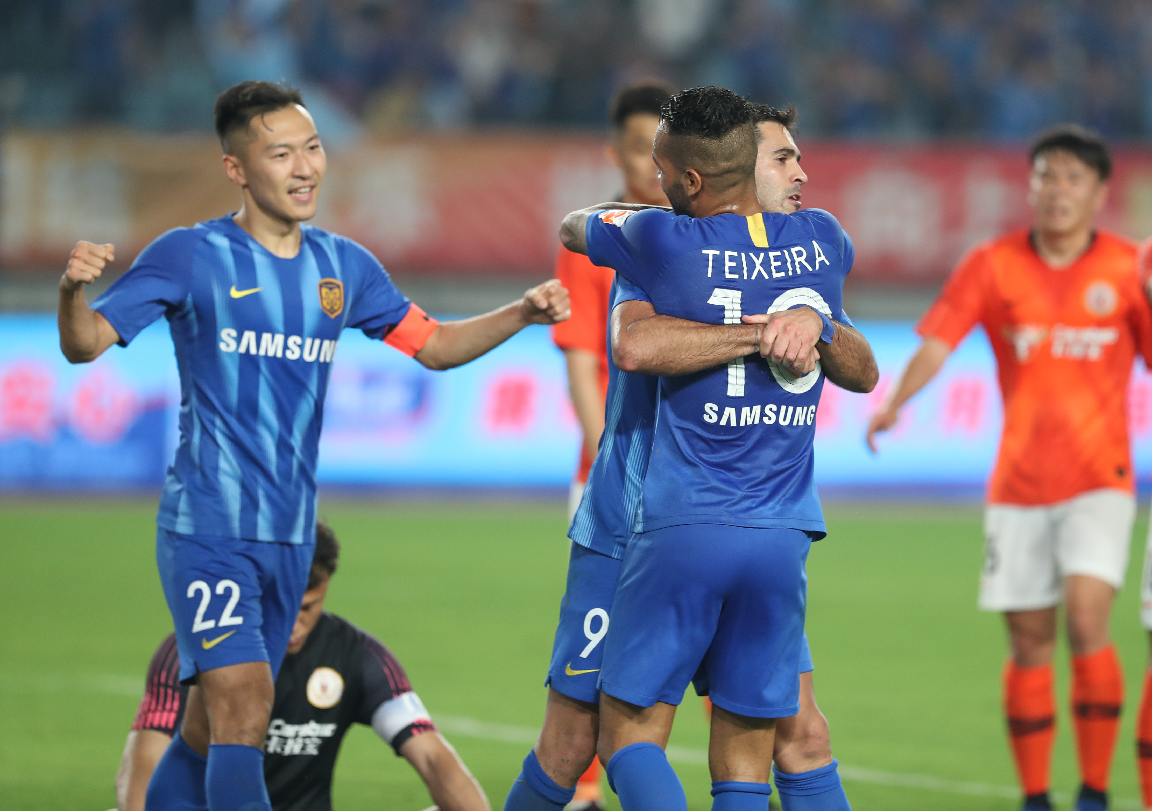 赫斯基：我效力红军时队里都是斗士，现在阵中我见不到这种人（赫斯基：昔日红军满是斗士，如今阵中难觅其人）