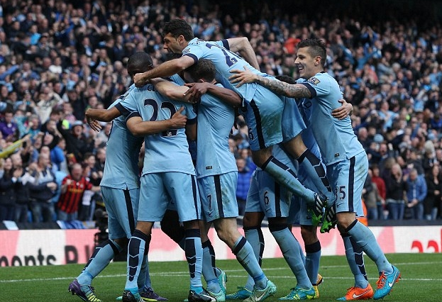 NBA：勇士险胜小牛 库里关键三分救主（库里末节关键三分力挽狂澜 勇士险胜小牛）